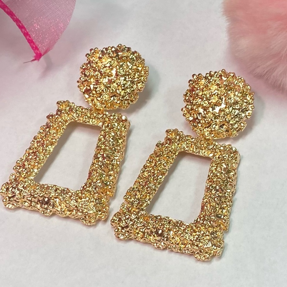 NEW BIG GOLD CHUNKY TEXTURED EARRINGS - Picture 2 of 6